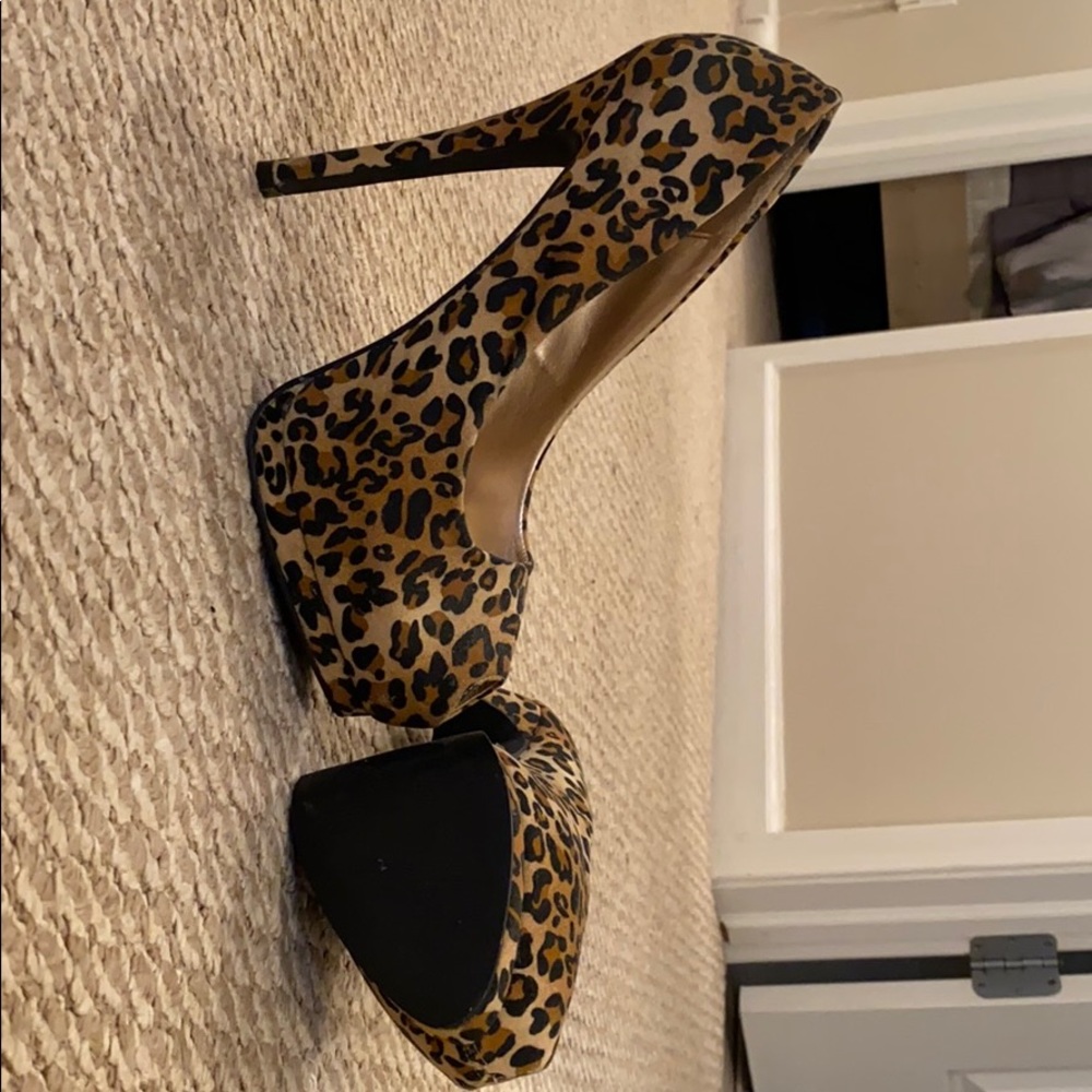 Gently worn pumps